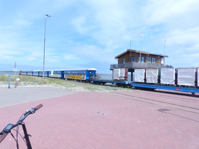 Wangerooge, einzige DB-eigene Schmalspurbahn mit Güterver